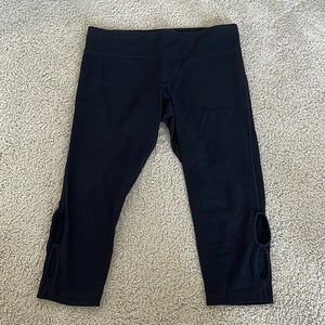 Soma Sport yoga keyhole legging capris